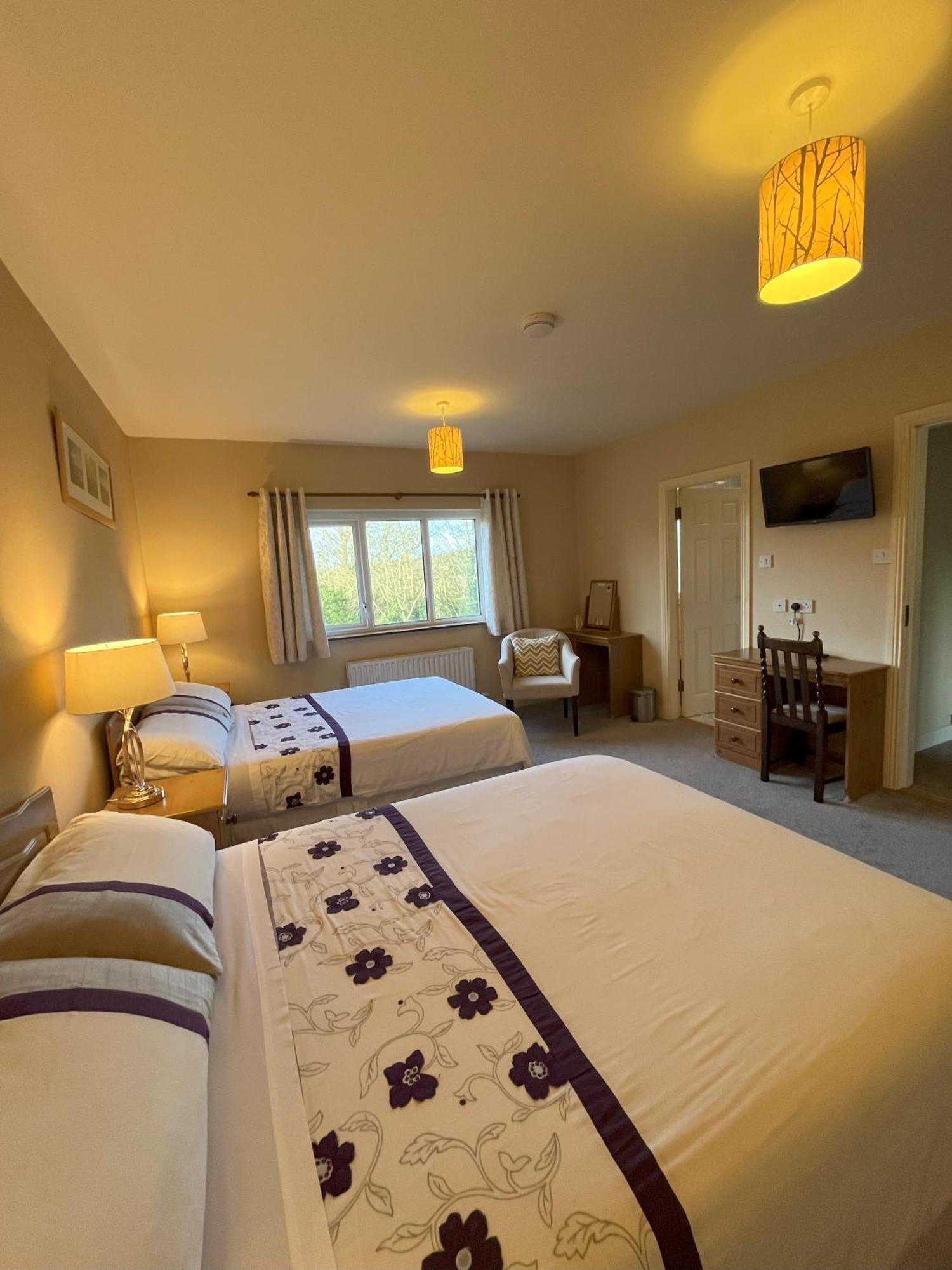 Pk Lodge Bed And Breakfast Скибърийн Екстериор снимка
