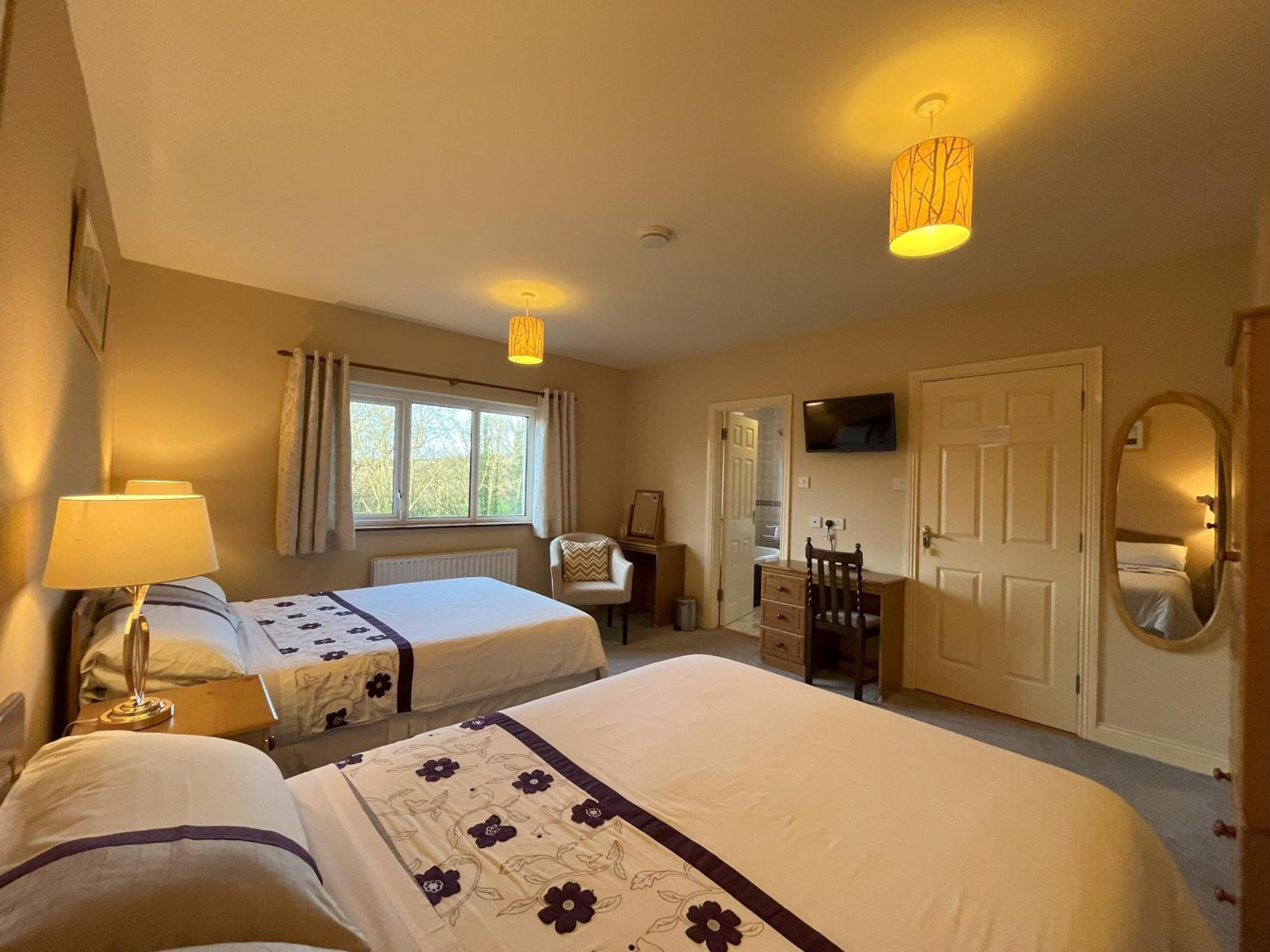 Pk Lodge Bed And Breakfast Скибърийн Екстериор снимка