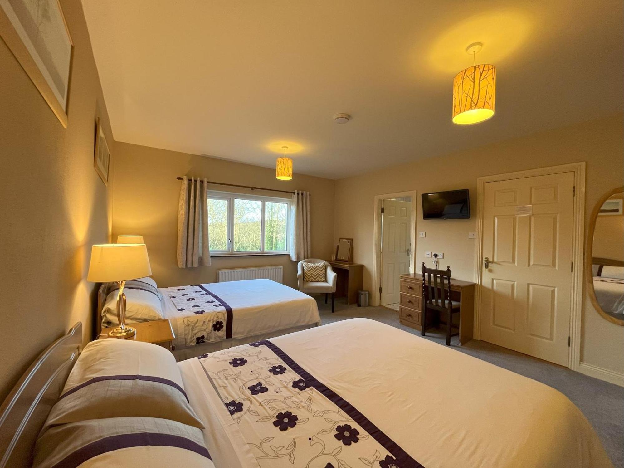 Pk Lodge Bed And Breakfast Скибърийн Екстериор снимка